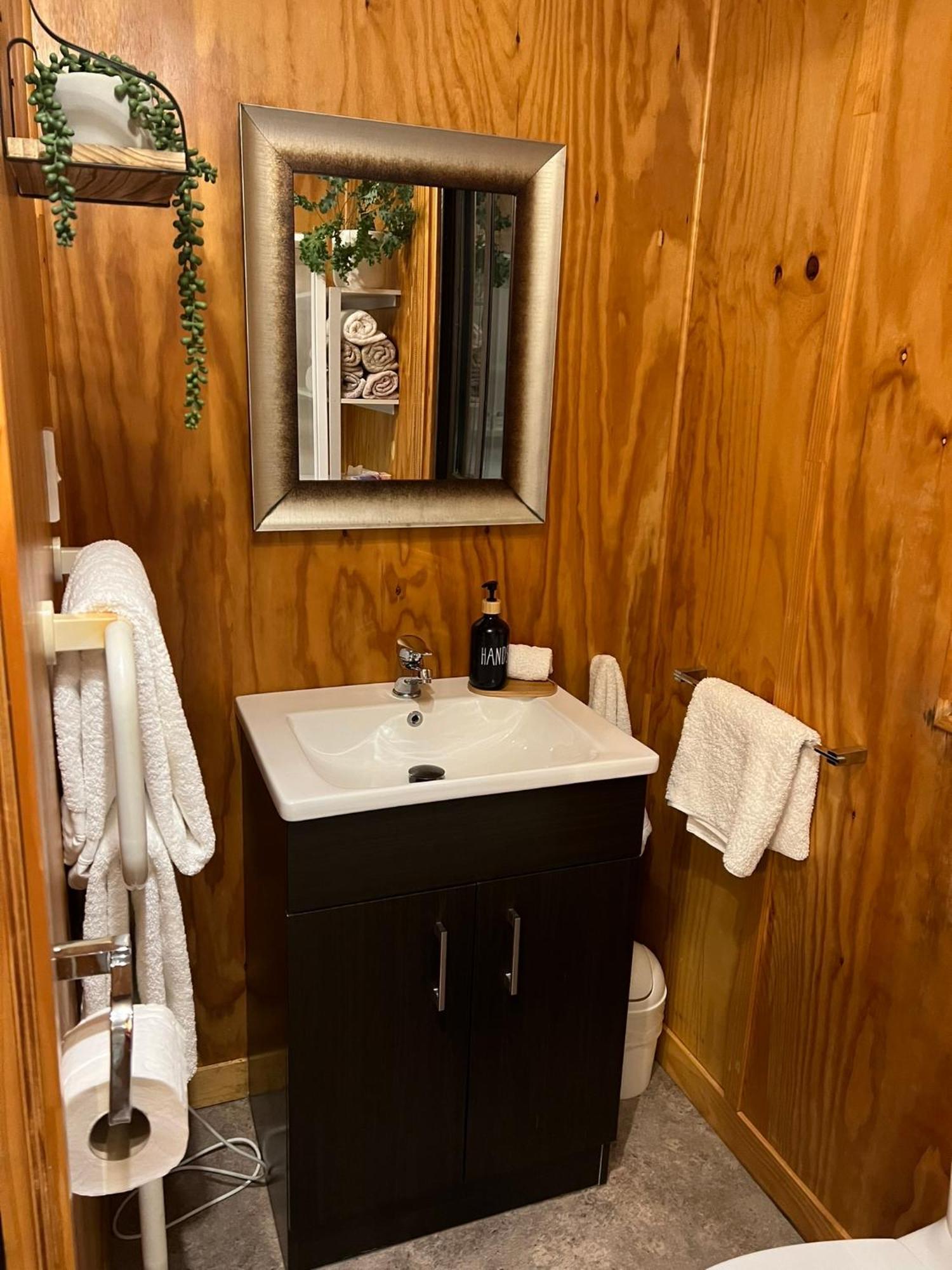 Westmere Retreat Bagian luar foto